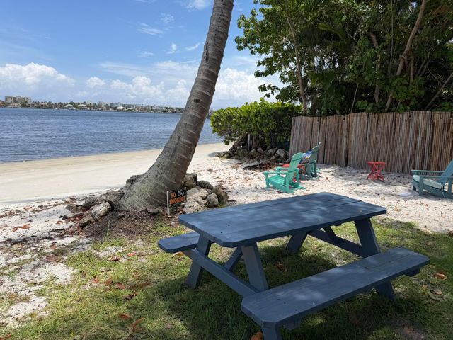 1516 S LAKESIDE Drive 107, Lake Worth Beach, FL 33460