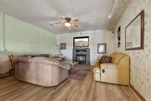 5619 W County Road 200 North Road, Brownstown, IN 47220