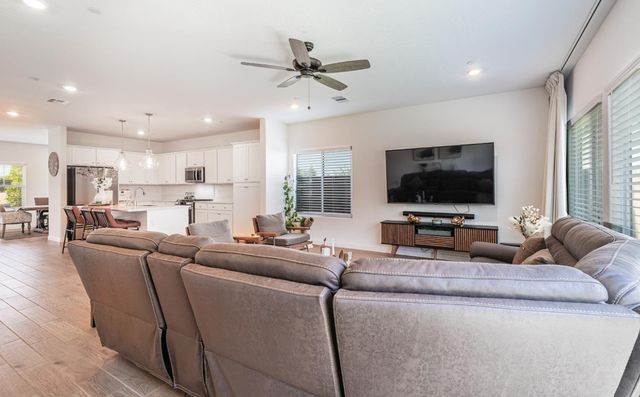 5817 E Alexander Avenue, Fresno, CA 93727
