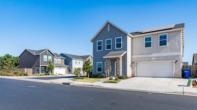 5817 E Alexander Avenue, Fresno, CA 93727