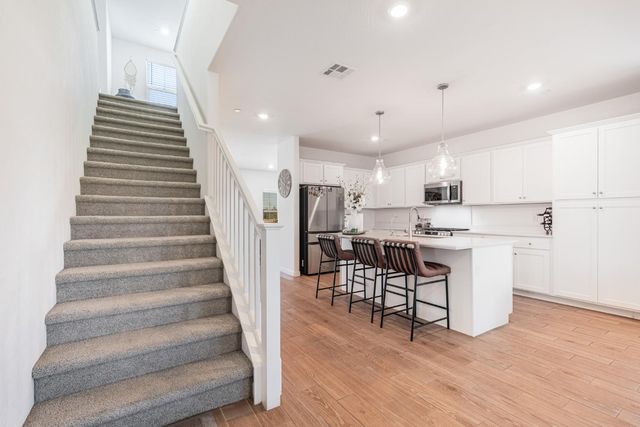 5817 E Alexander Avenue, Fresno, CA 93727