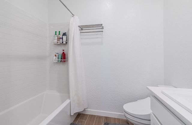 5817 E Alexander Avenue, Fresno, CA 93727