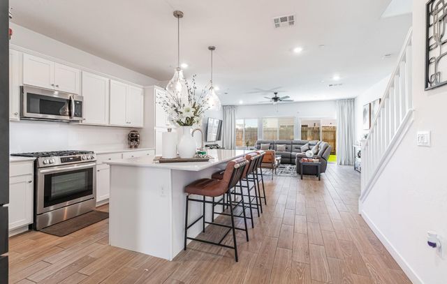 5817 E Alexander Avenue, Fresno, CA 93727