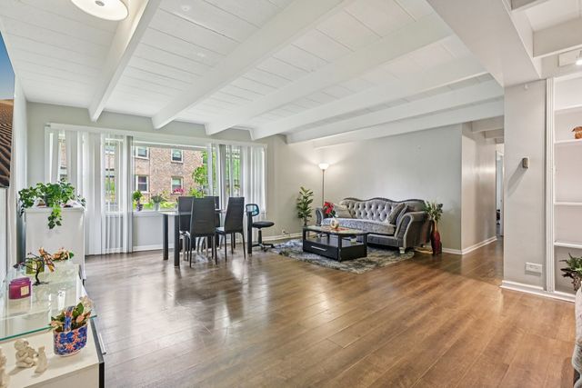 2142 W Rosemont Avenue 1A, Chicago, IL 60659