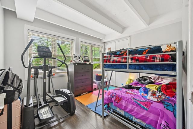 2142 W Rosemont Avenue 1A, Chicago, IL 60659