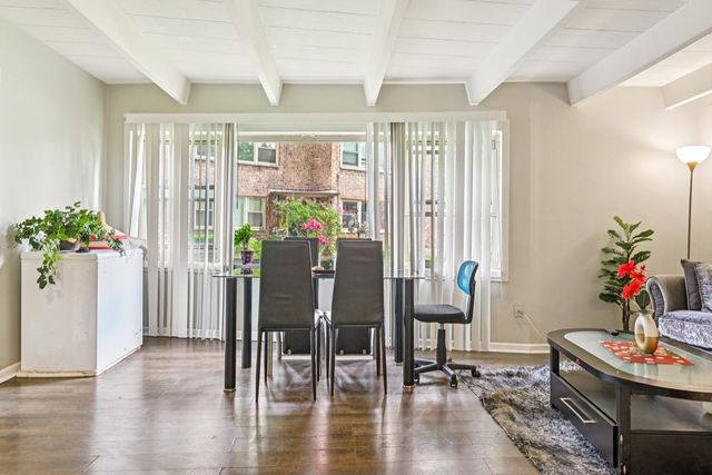 2142 W Rosemont Avenue 1A, Chicago, IL 60659