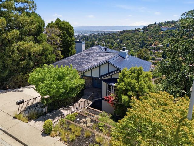 179 Bay View Drive, San Carlos, CA 94070