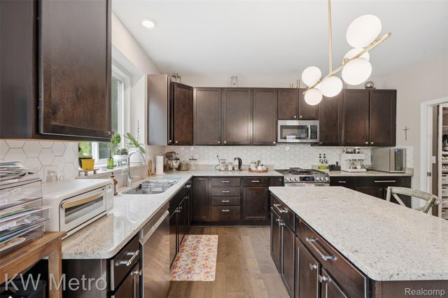 4953 W Stonegate Circle, Orion Charter Township, MI 48359