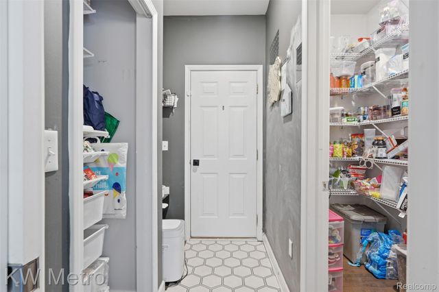 4953 W Stonegate Circle, Orion Charter Township, MI 48359