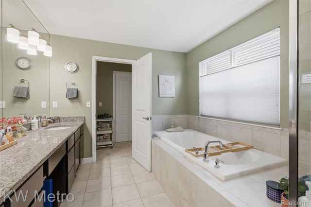 4953 W Stonegate Circle, Orion Charter Township, MI 48359
