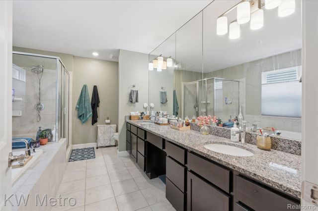 4953 W Stonegate Circle, Orion Charter Township, MI 48359