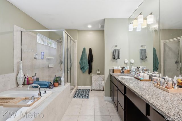 4953 W Stonegate Circle, Orion Charter Township, MI 48359