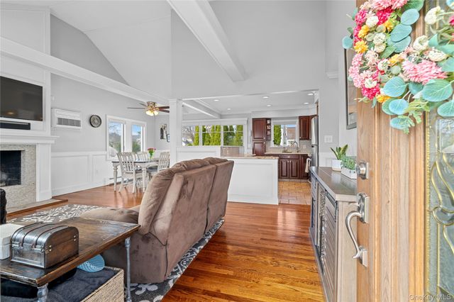 261 N 6th Street, Bethpage, NY 11714
