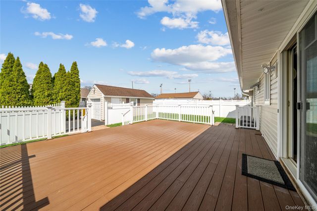 261 N 6th Street, Bethpage, NY 11714