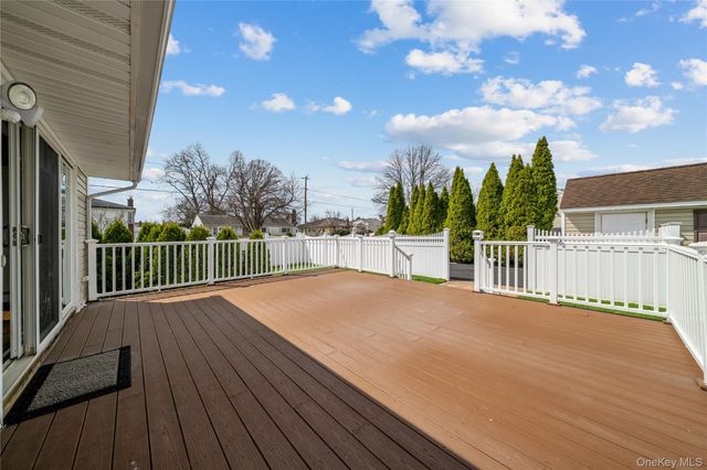 261 N 6th Street, Bethpage, NY 11714