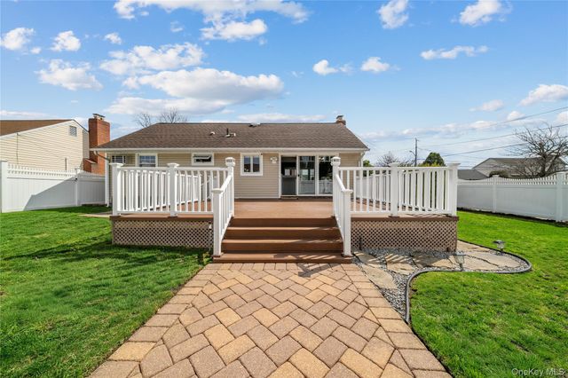 261 N 6th Street, Bethpage, NY 11714