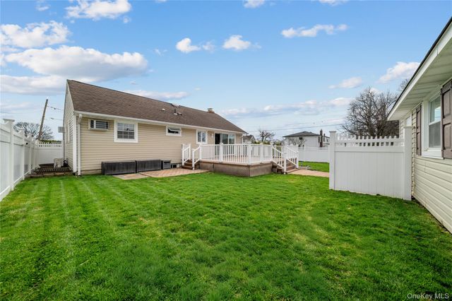 261 N 6th Street, Bethpage, NY 11714