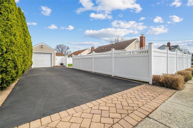 261 N 6th Street, Bethpage, NY 11714