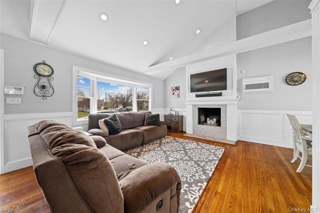 261 N 6th Street, Bethpage, NY 11714