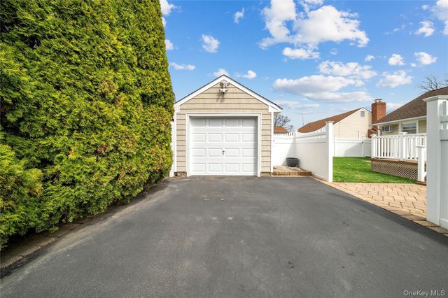 261 N 6th Street, Bethpage, NY 11714