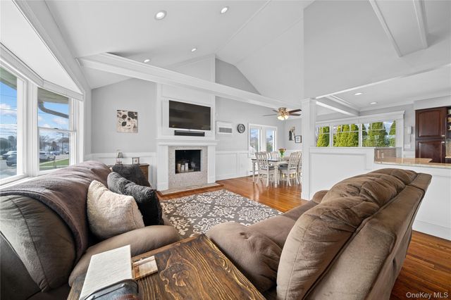 261 N 6th Street, Bethpage, NY 11714