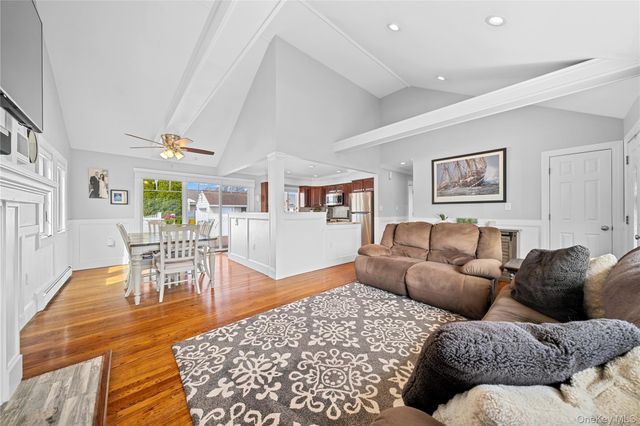 261 N 6th Street, Bethpage, NY 11714