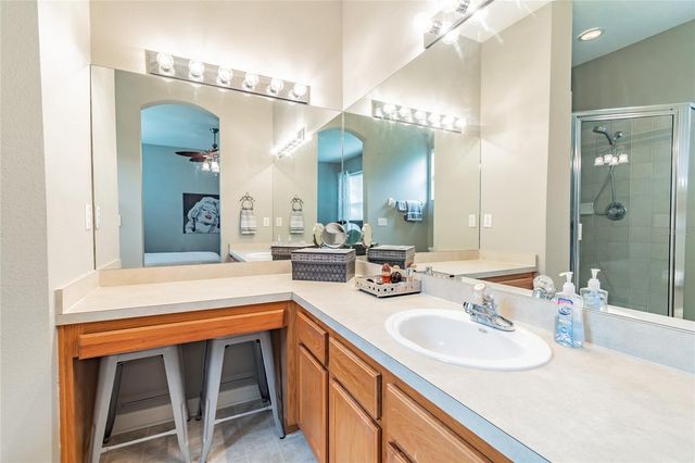 8116 STONE PATH WAY, Tampa, FL 33647