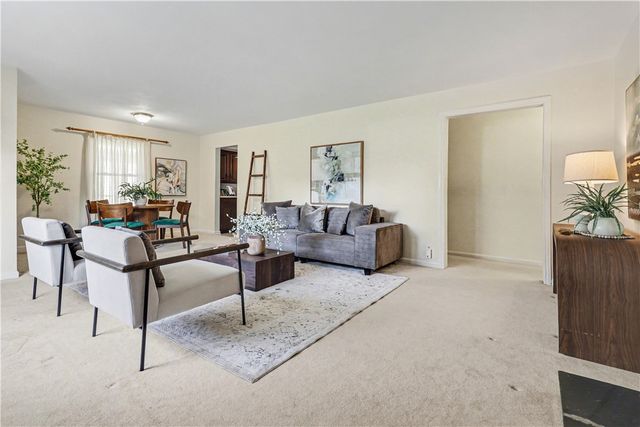 507 Beechwood Drive, East Rochester, NY 14445