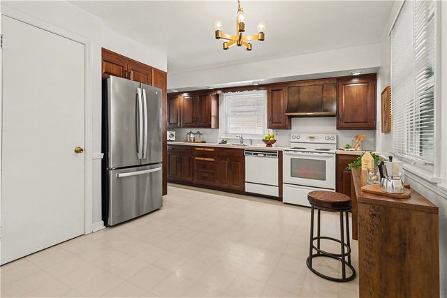 507 Beechwood Drive, East Rochester, NY 14445