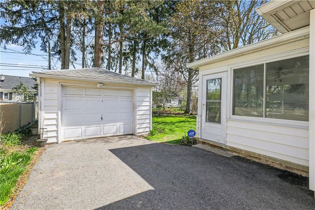 507 Beechwood Drive, East Rochester, NY 14445