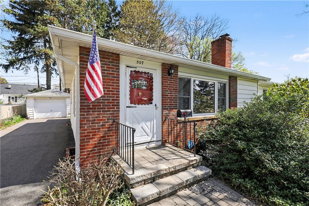 507 Beechwood Drive, East Rochester, NY 14445