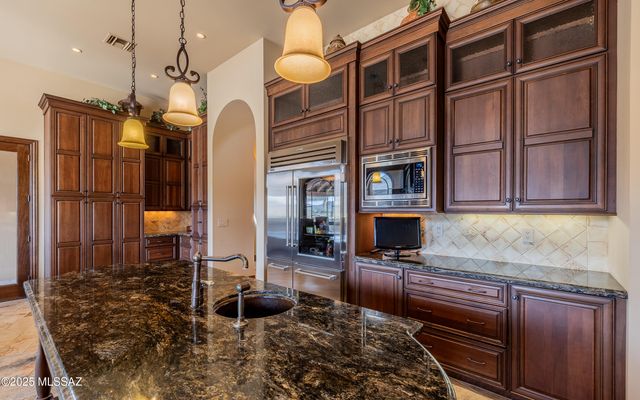 15275 N Silent Vista Court, Marana, AZ 85658