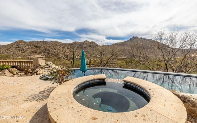 15275 N Silent Vista Court, Marana, AZ 85658