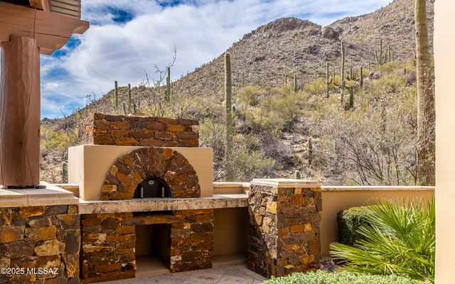 15275 N Silent Vista Court, Marana, AZ 85658