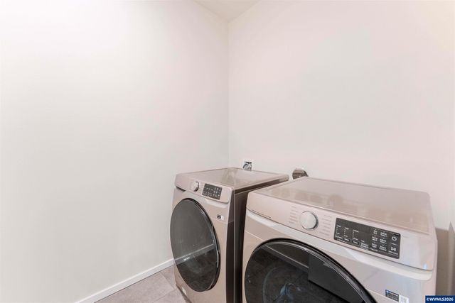 966 Sparrow St, Woodburn, OR 97071
