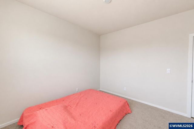 966 Sparrow St, Woodburn, OR 97071