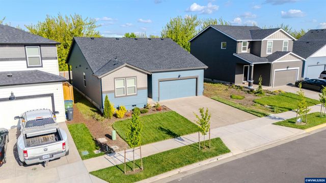 966 Sparrow St, Woodburn, OR 97071