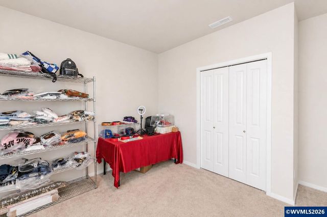 966 Sparrow St, Woodburn, OR 97071