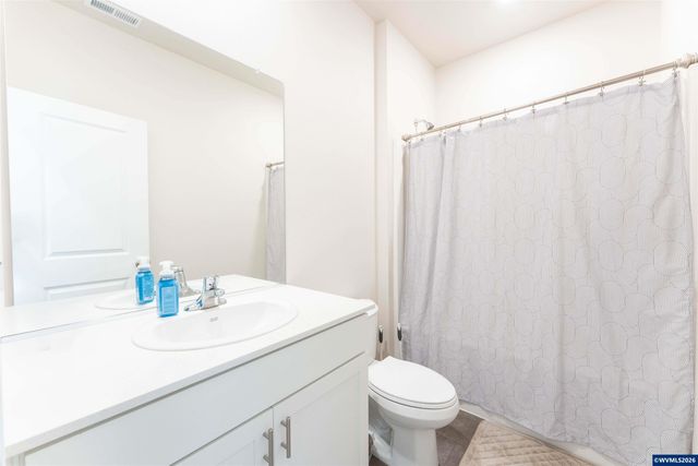 966 Sparrow St, Woodburn, OR 97071