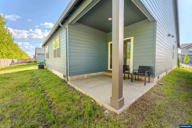 966 Sparrow St, Woodburn, OR 97071