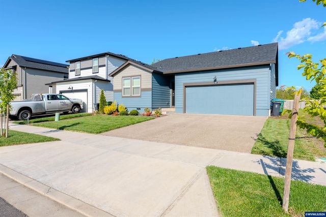 966 Sparrow St, Woodburn, OR 97071