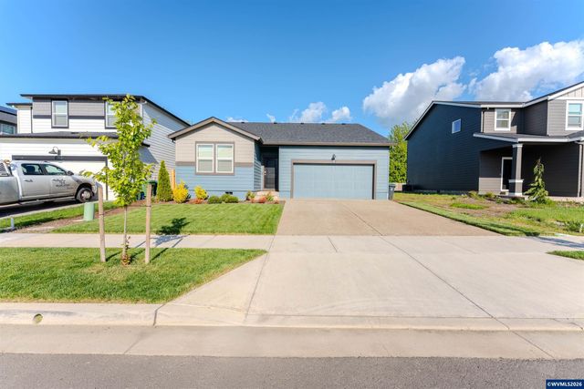 966 Sparrow St, Woodburn, OR 97071