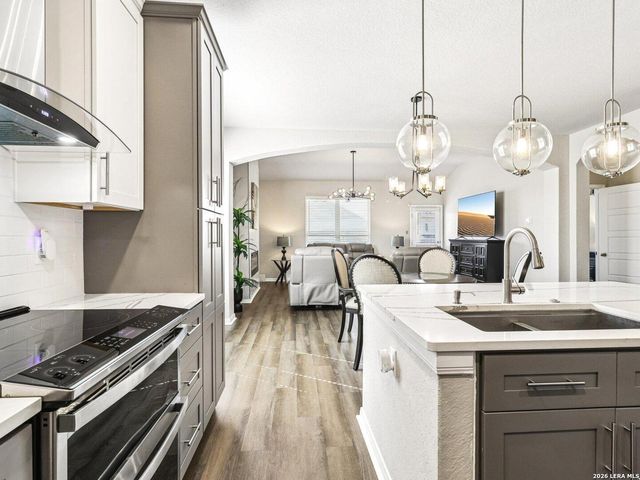 6730 Comanche Band, San Antonio, TX 78233