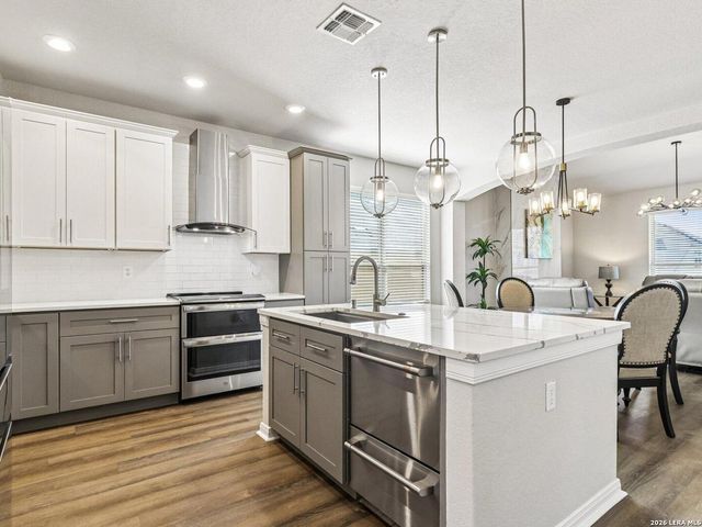 6730 Comanche Band, San Antonio, TX 78233