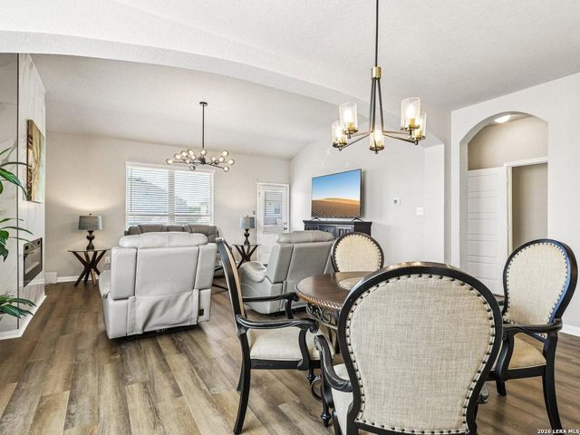 6730 Comanche Band, San Antonio, TX 78233