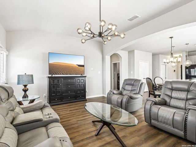 6730 Comanche Band, San Antonio, TX 78233