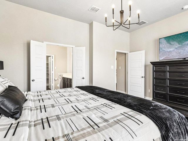 6730 Comanche Band, San Antonio, TX 78233