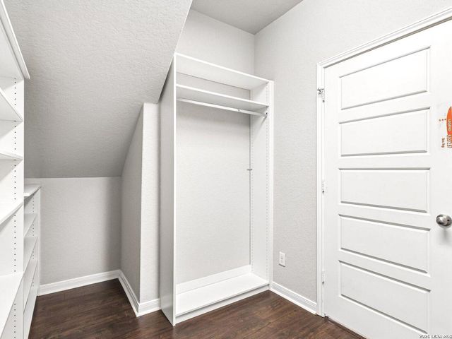 6730 Comanche Band, San Antonio, TX 78233