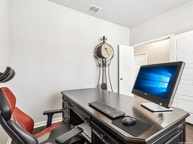 6730 Comanche Band, San Antonio, TX 78233