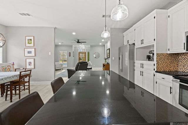 18529 Lake Camellia Ave, Baton Rouge, LA 70817